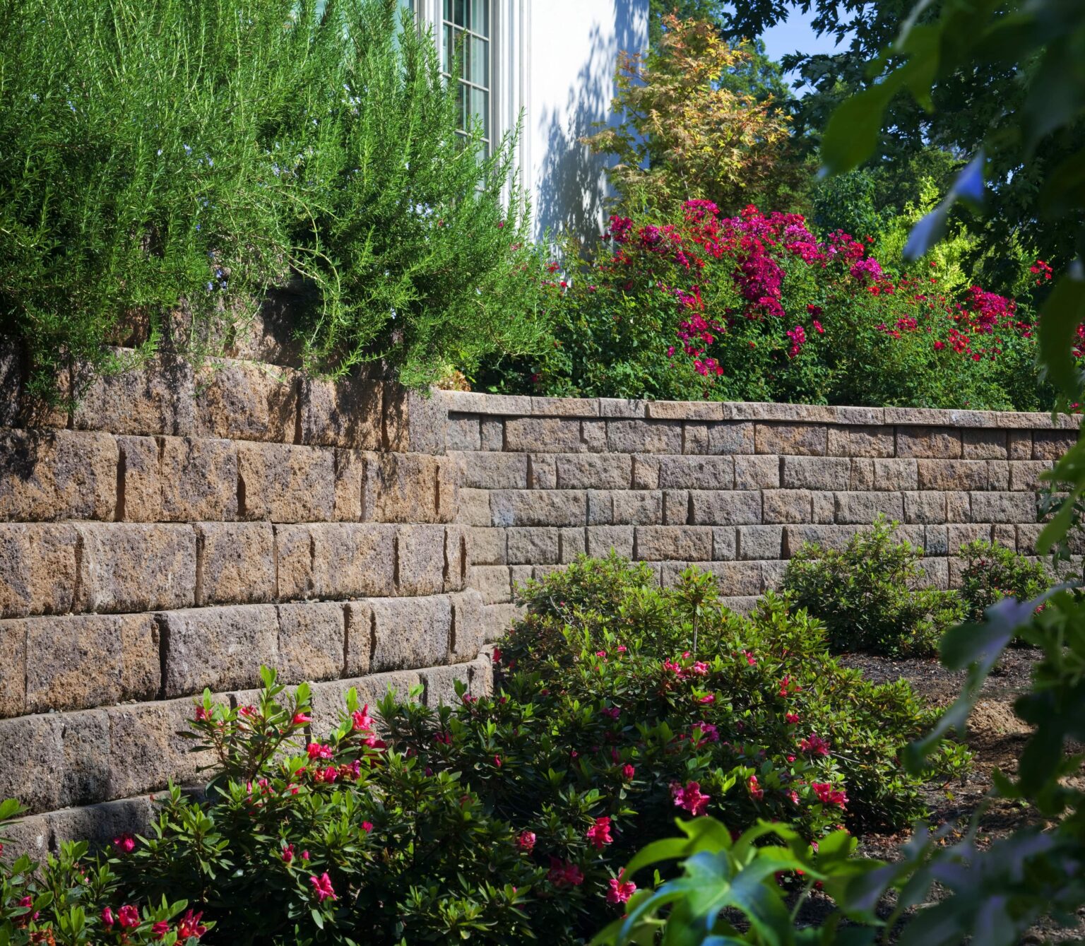 3-ways-to-make-your-retaining-wall-stand-out-from-the-rest-acme-block